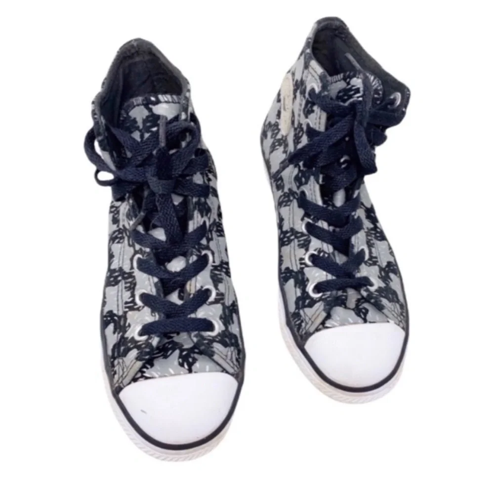CONVERSE high top tennis shoes 2